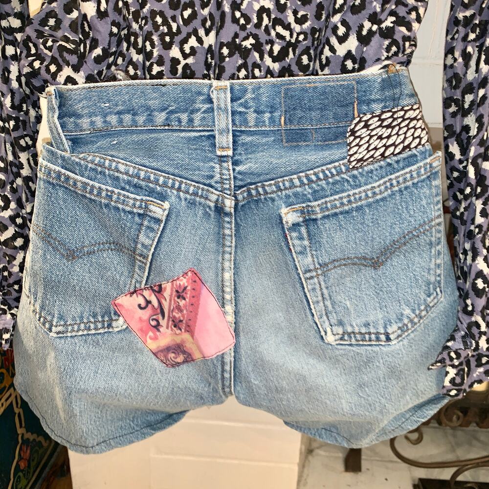 VINTAGE LEVIS 501's PATCHWORK QUILT PATCHED DENIM SHORTS - Picture 2 of 13